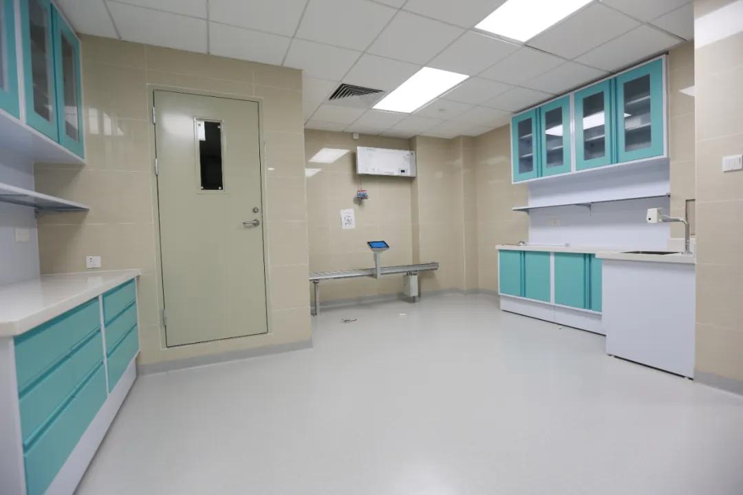 街坊注意!7月18日起何贤纪念医院住院部搬迁至新医疗综合大楼!门急诊和住院已恢复正常诊疗服务