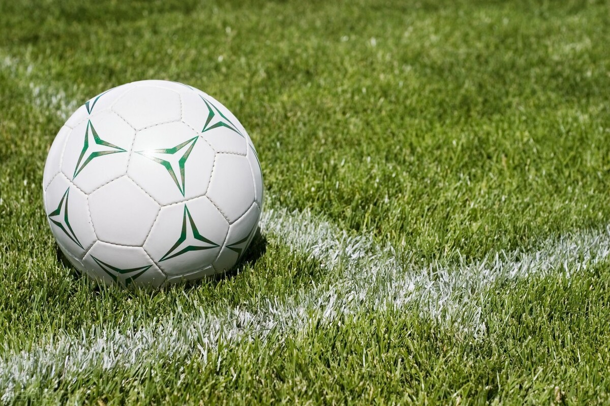 冲出世界演唱,冲出世界杯足球