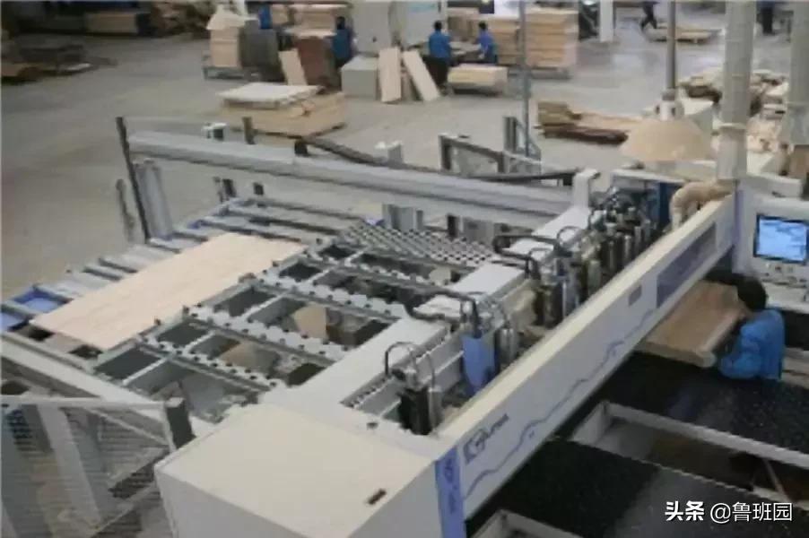 三层实木复合地板制作,纯三层实木地板制造工艺流程