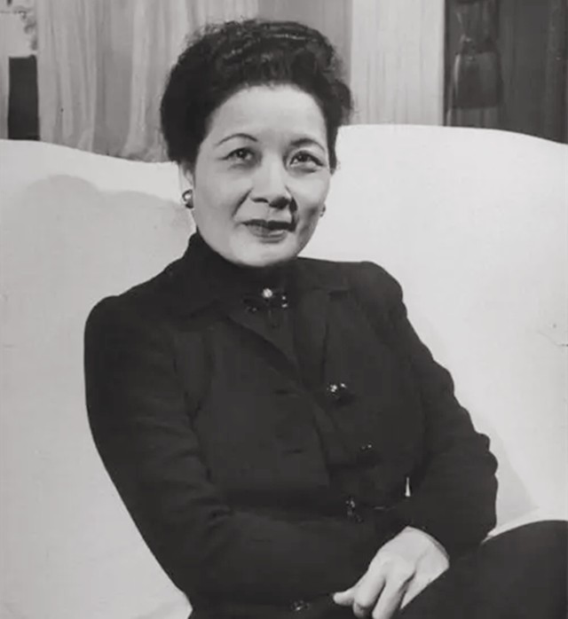 孔令仪携天价嫁妆下嫁凤凰男,孔令仪和穷小子结婚视频