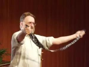 英国全能数学家JohnConway因新冠去世,是数学疯子也是游戏疯子