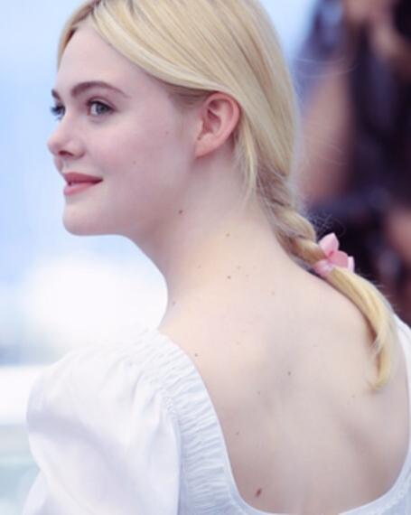 女生头上戴的小饰品叫啥,适合女朋友的头上饰品