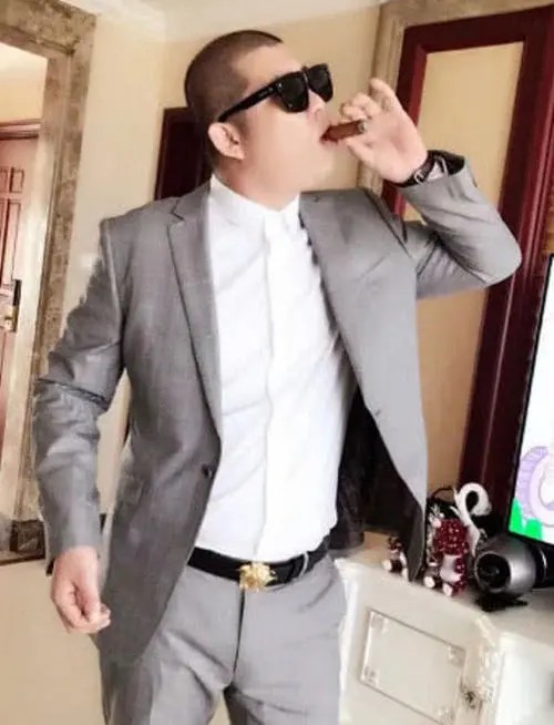 知名八卦主播为二驴强行洗白：二驴太实在了