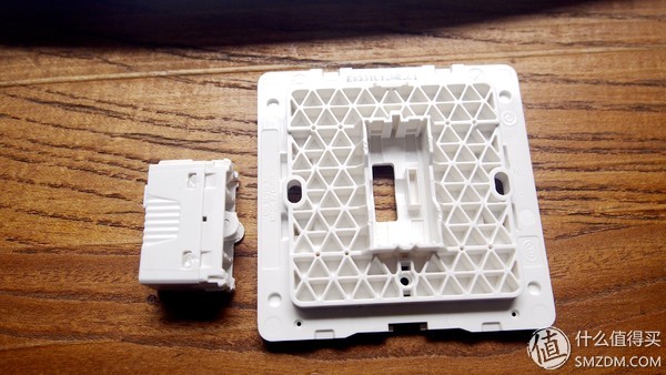 罗格朗开关插座内部结构如何组装,施耐德罗格朗西蒙哪个性价比高