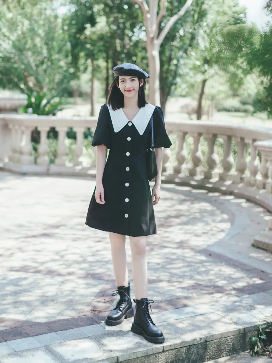 胖mm粗腿马丁靴冬季加绒羊羔绒,今年最火的中筒靴粗腿圆头马丁靴