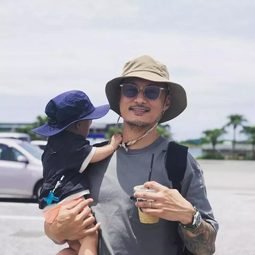 1116只鲨鱼被塑料缠住，不及余文乐发布一则视频引发的“痛感”