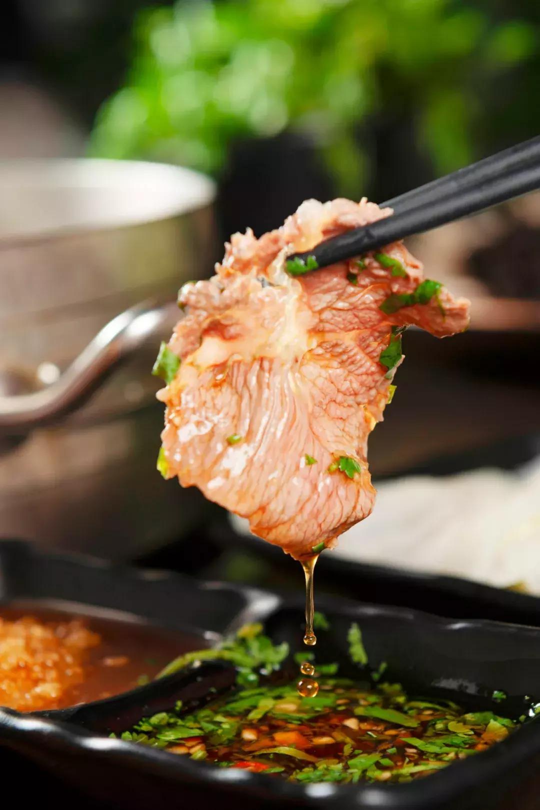 听说屯里有一家正宗潮牛，隔着屏幕也能闻到牛肉的香气