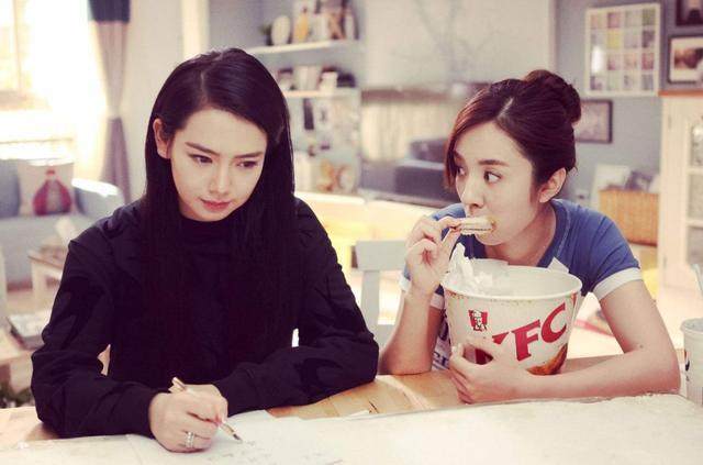 女孩总惦记帅哥,女生总惦记着男友的钱