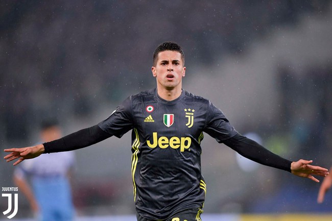 尤文时期c罗边路突破传中,尤文图斯边路球员