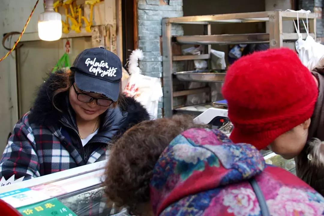 年味｜带上小拖车跟我走！这里买年货实惠好吃