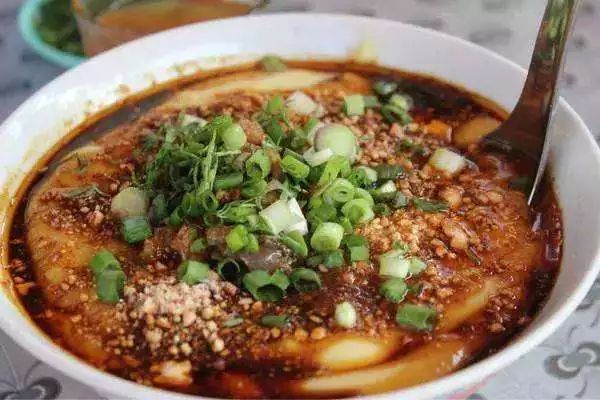 这个地方被称为“佛教之都”，随处可见寺庙，美出新高度