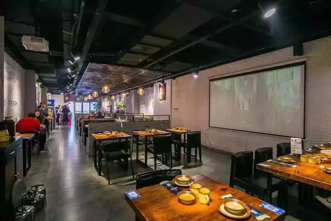 最火爆的炭火牛蛙锅10元,蛙锅牛蛙