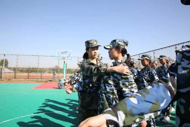 生理期军训怎么跟教官请假,军训时来姨妈怎么跟教官请假