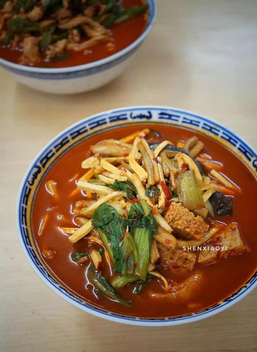 一上午走了1万步，探访5家人气爆棚的小店，不但吃撑还差点被人打