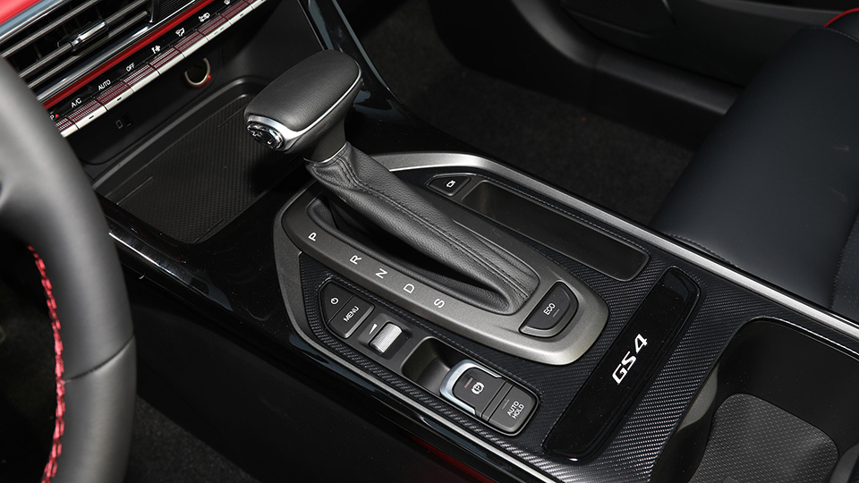 全新广汽传祺gs4实车现身,广汽传祺gs4最新试驾视频