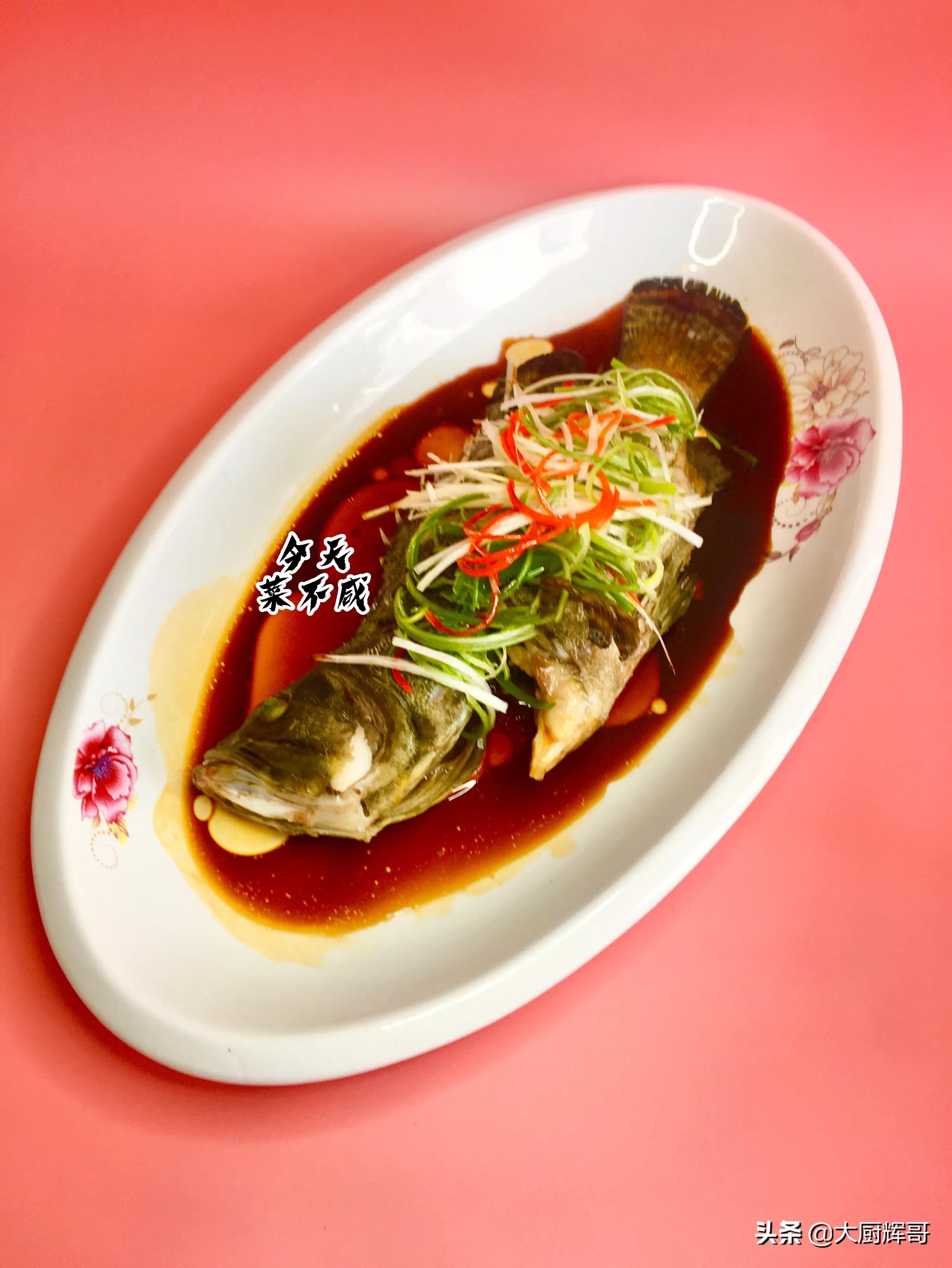 清蒸石斑鱼需要蒸多长时间和做法,清蒸石斑鱼蒸多久熟