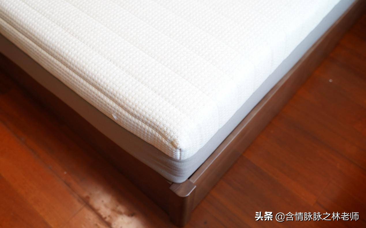 8平方小户型床带飘窗,8平米的小户型床