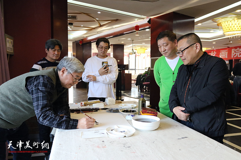 巨龙画院新春团拜活动在江泽福轩大饭店举行