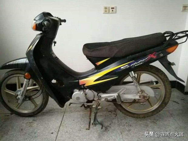 豪爵110-6一箱油跑多少公里,豪爵110机油多久换一次