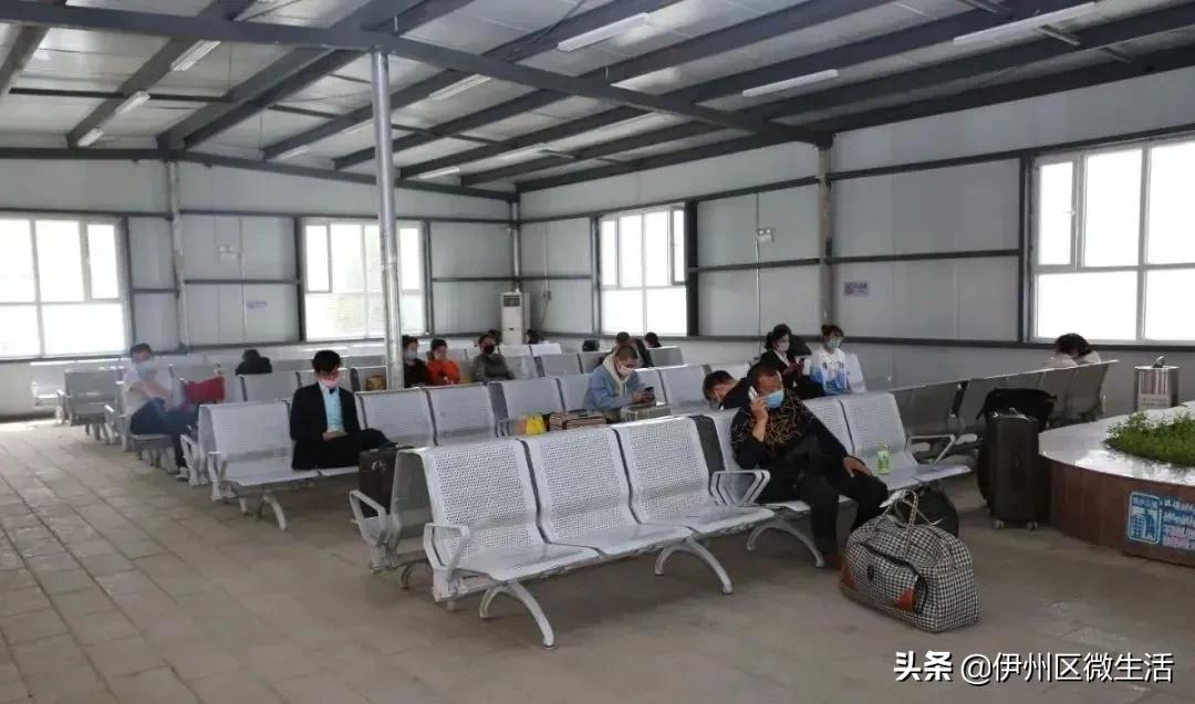 *疆新**巴楚站即将换“新颜”，临时候车厅、售票厅现启用