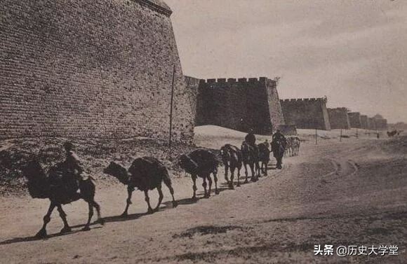 长城是怎么起到防御作用的,长城的作用真的是抵御外敌入侵嘛