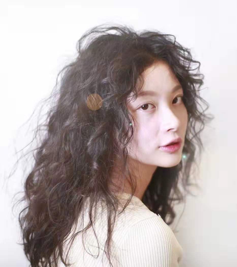 头发毛躁用什么护发精油烫发,头发烫过发质干枯用精油怎么打理