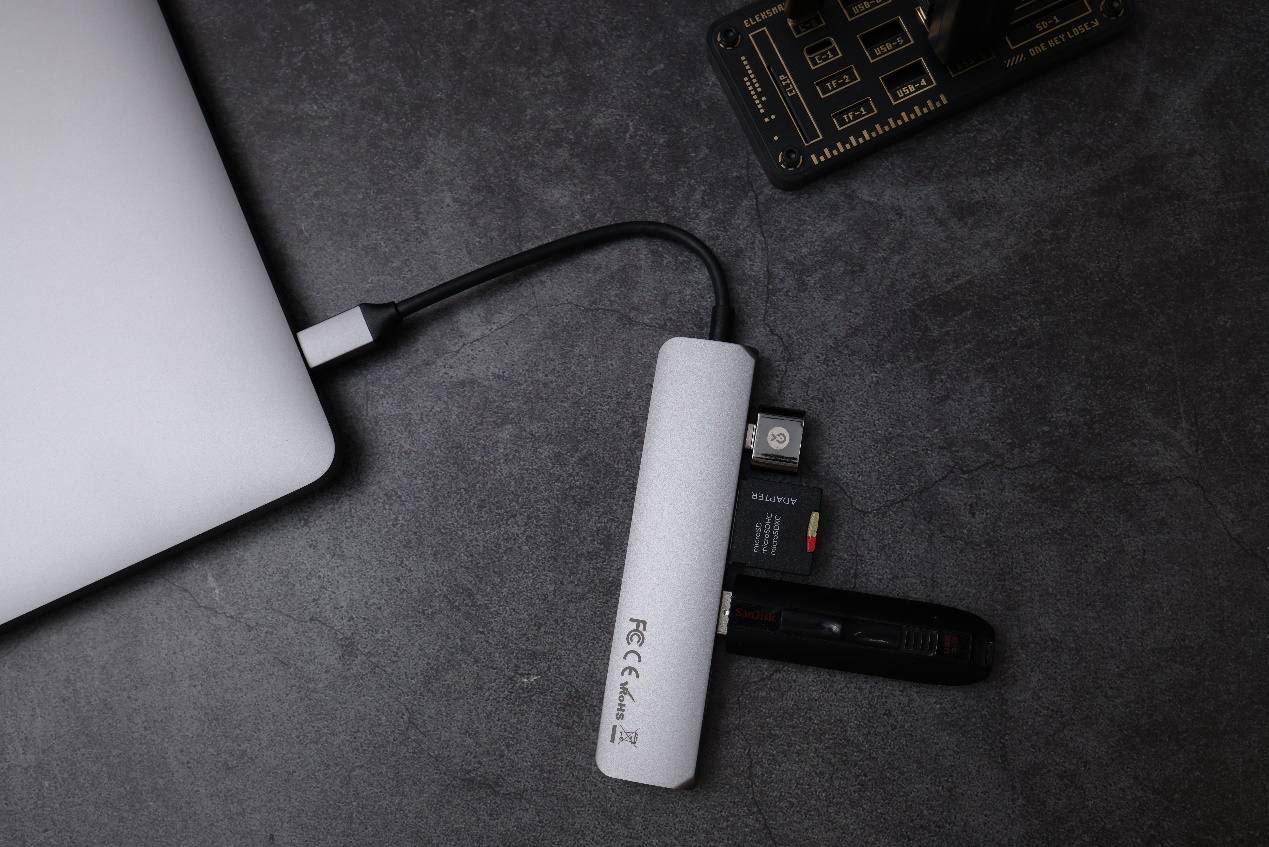 买了macbookair还要买啥,苹果macbookpro哪一款扩展坞好用