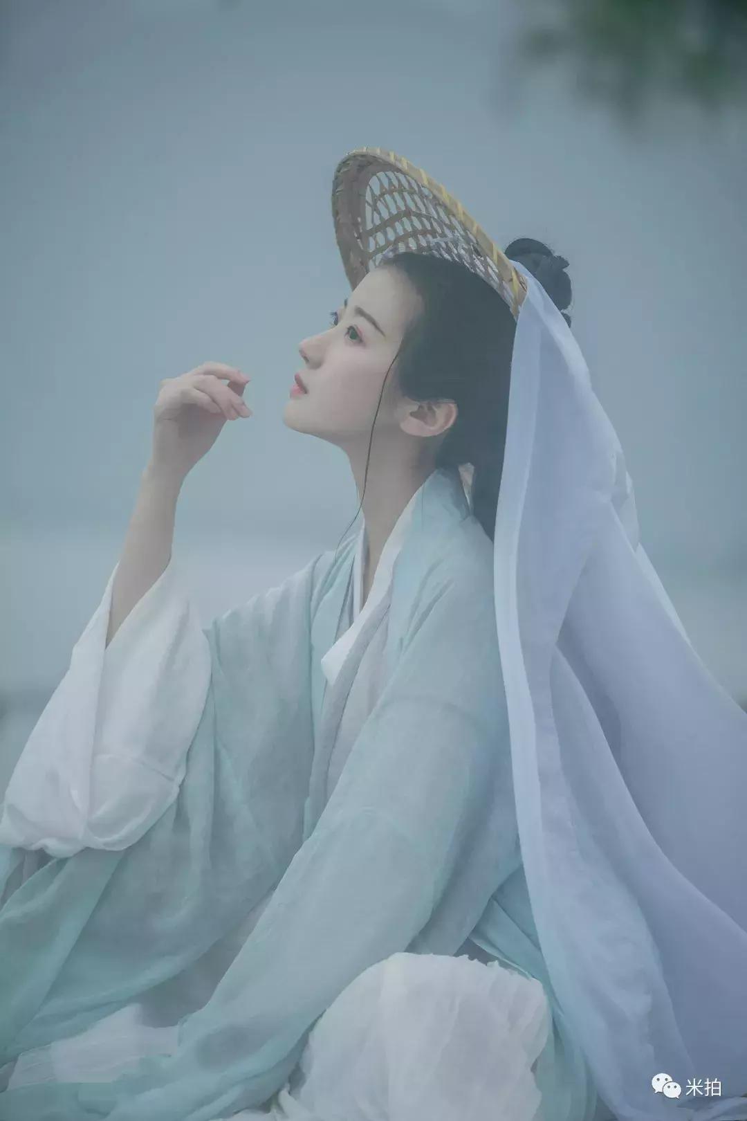 男摄影师爱上女富婆,男生摄影师爱上了美女