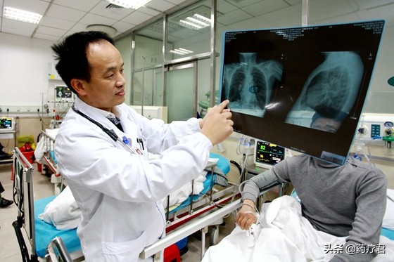 拍胸片查出纹理增多是什么意思呢,拍胸片查出肺结节是肺癌吗