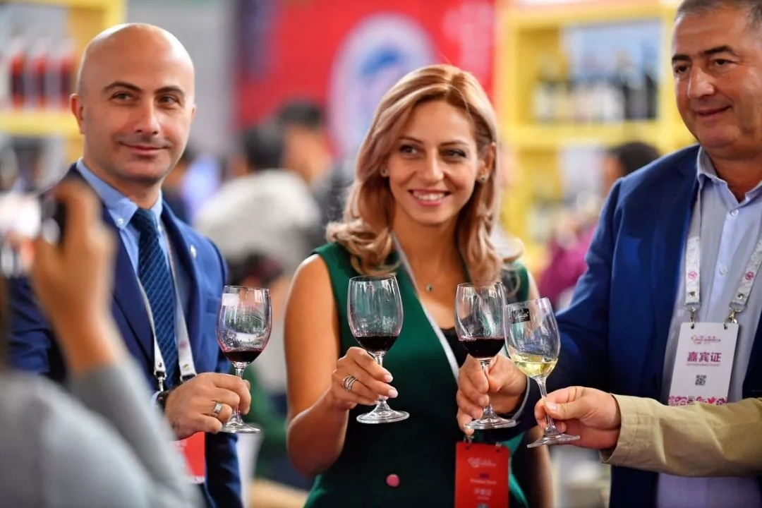 一瓶正宗的法国红酒多少钱,一瓶葡萄酒价格大约为多少