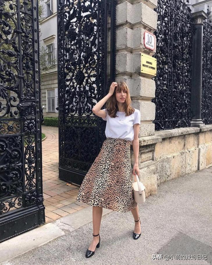 145-150矮个子露脐t恤个性,今年最时髦的t恤穿法都在这了