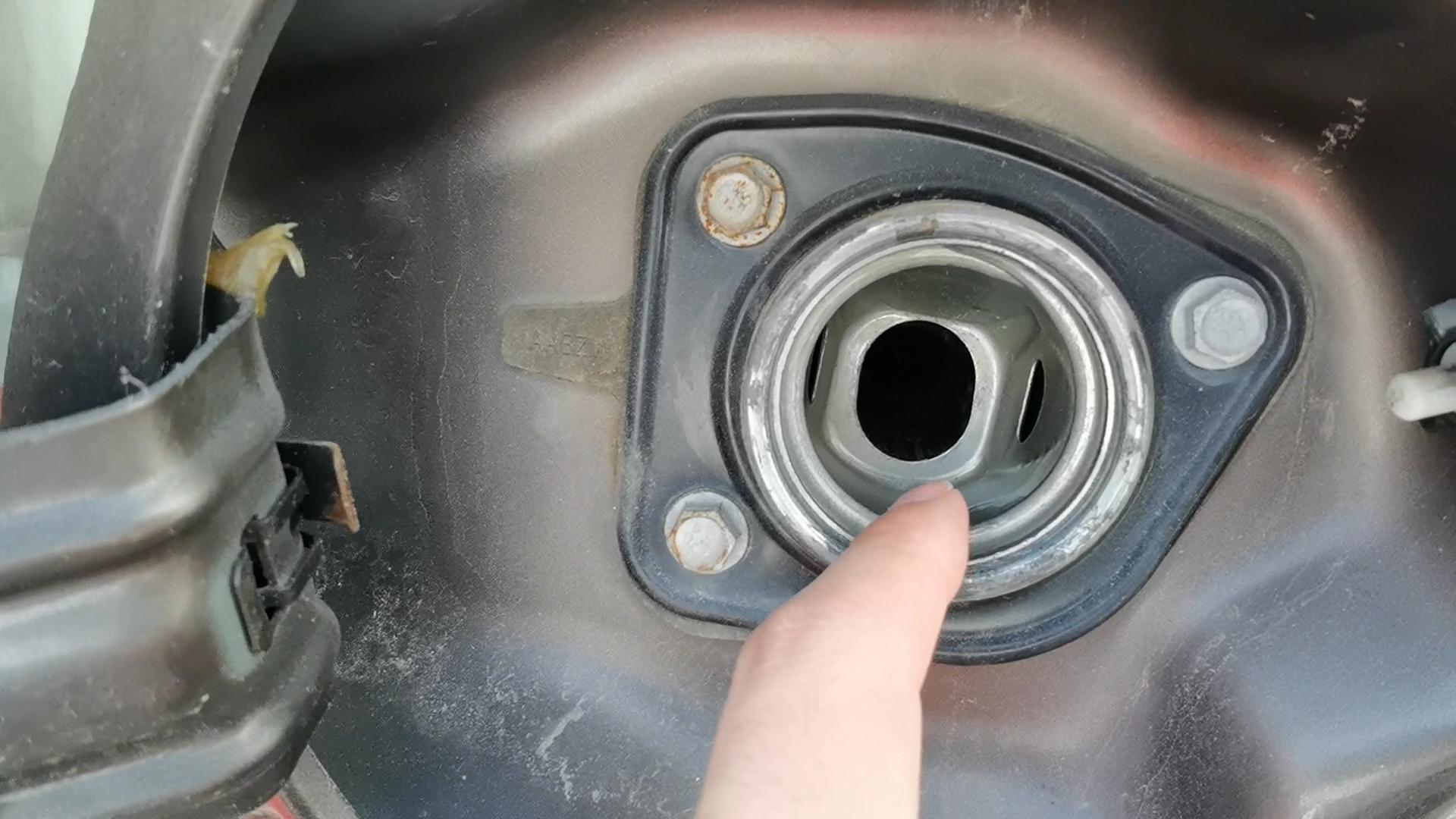 汽车油箱盖的小知识点,汽车油箱标志小技巧