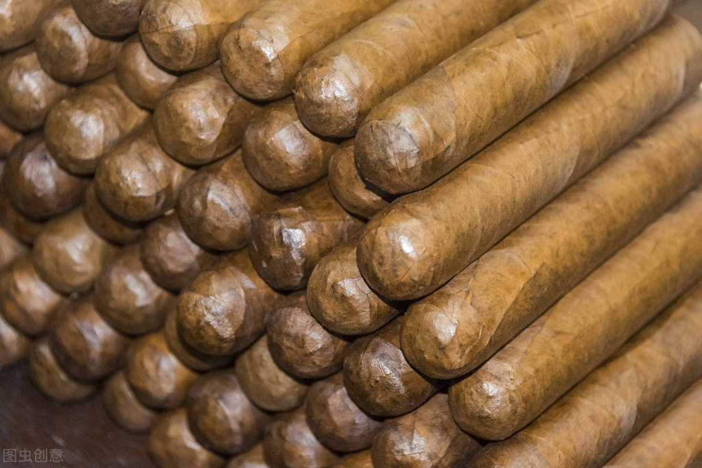 走私雪茄回国逃税40万判多少年,走私雪茄回国逃税40万判几年