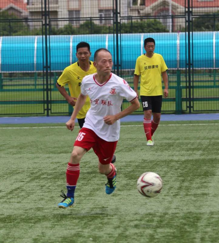 国庆期间草根足球彝州相约康体休闲“一举两得”