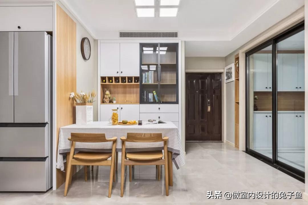 餐边柜怎么摆放好看图片视频,有餐边柜餐厅桌子怎么摆放最合适