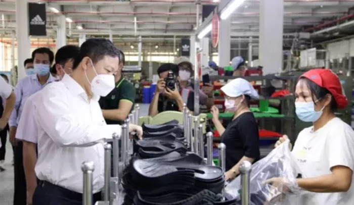 越南鞋业短期难以复苏，工贸部协助工厂保持和恢复鞋服生产