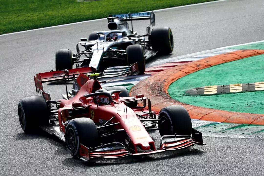 黑白旗警告,f1黑白旗警告几次罚下