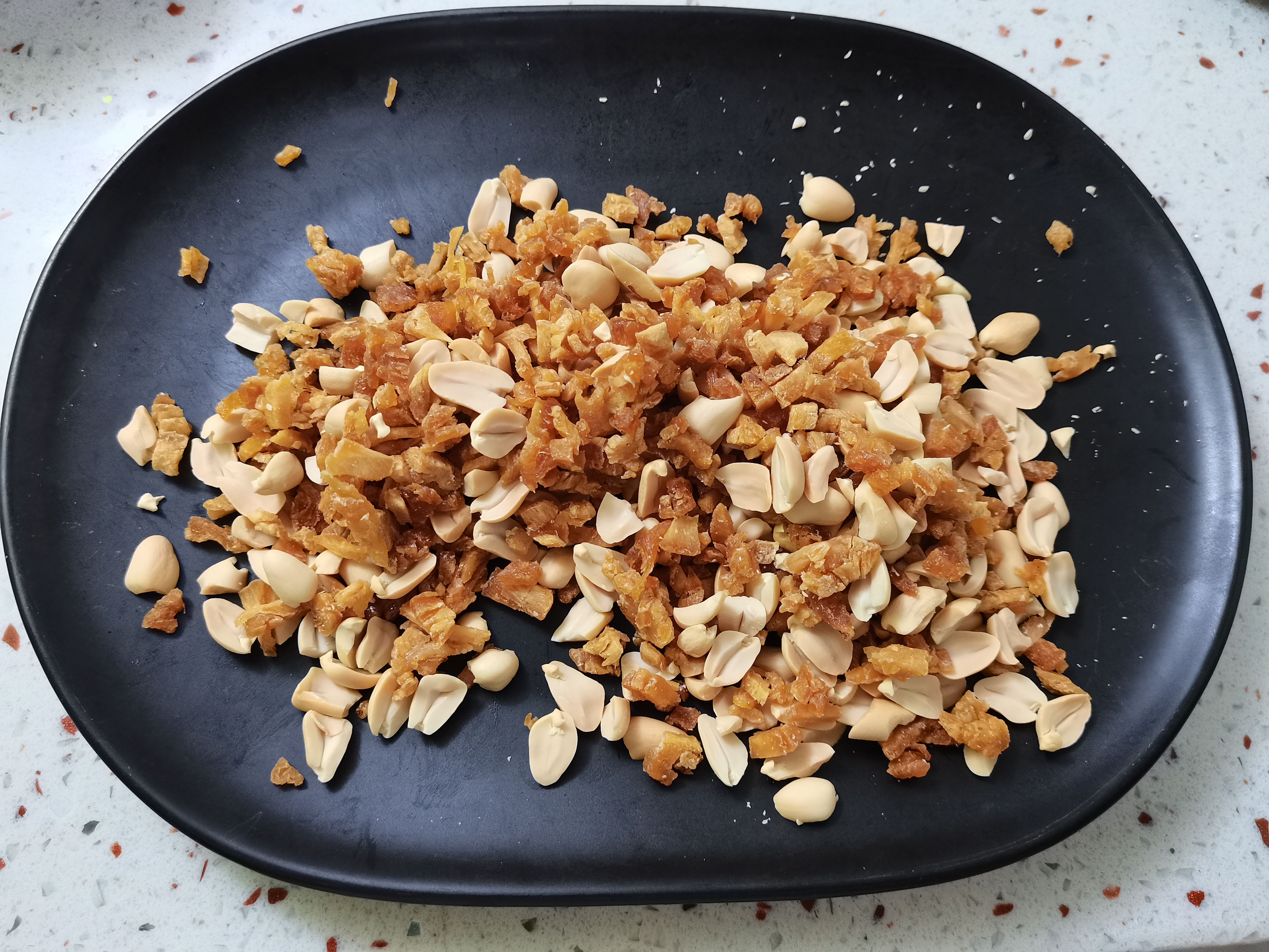 儿时最甜蜜的回忆自制花生牛轧糖,夏天自制牛轧糖让闺蜜爱上吃糖