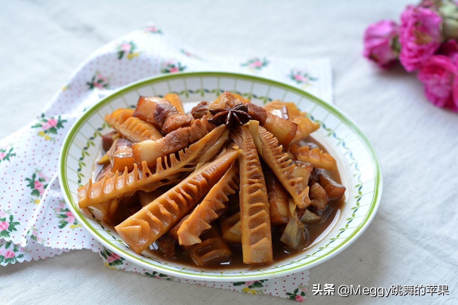 美食爽脆可口的春笋简单易做,春笋最好吃的做法酸辣爽口开胃