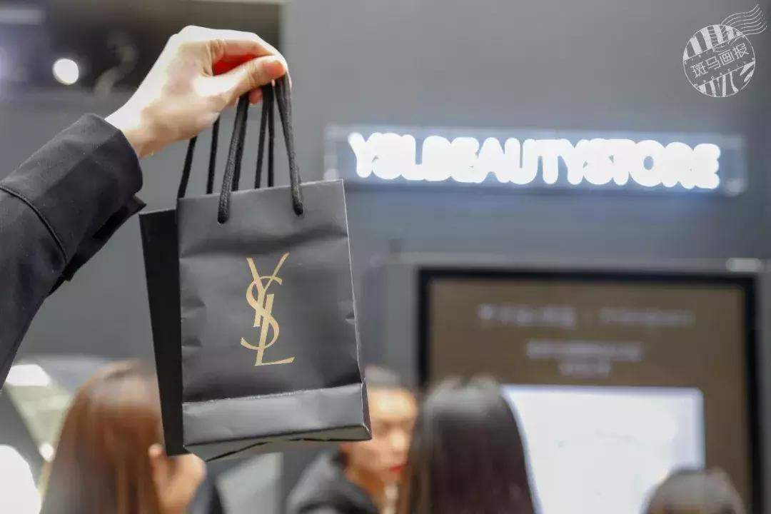 ysl在香港开了家美妆快闪酒店,ysl在上海哪里