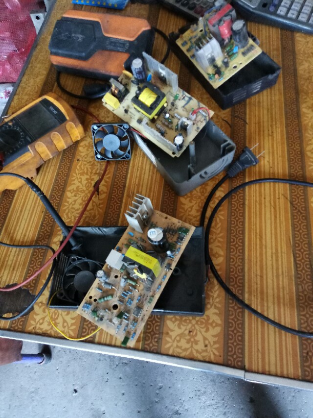 充电器不通电怎么修理,如果你的充电器坏的话怎么修复好