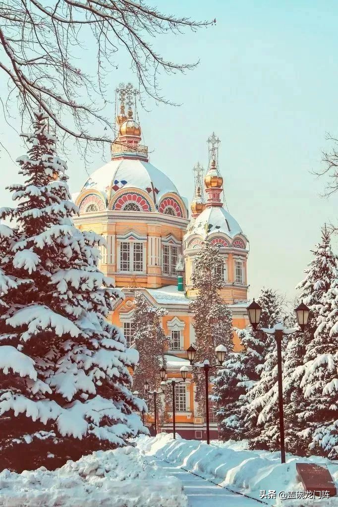 *疆新**往西，这片神奇的处女地，去一次相当环游大半个世界！