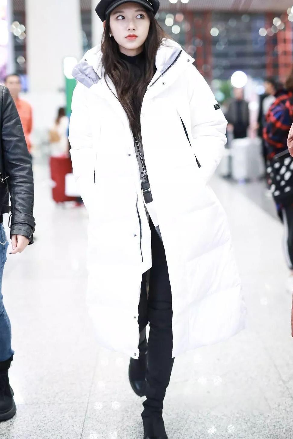 杨紫宋轶,宋轶羽绒服粉色