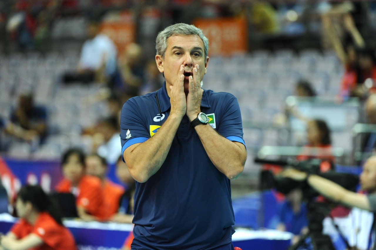 中国女排2016里约中巴之战第五局,夺冠电影中巴对战片段