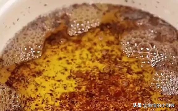 炸东西的黑油怎么处理变清,家里炸东西剩的油怎么处理变清