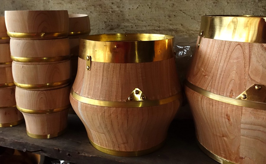 老行当箍桶匠图片,箍桶消失的老人