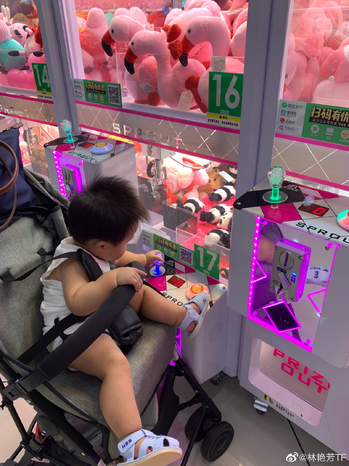 亚洲飞人之子！不到1岁腿已经这么粗了小天天速度优势亦可期