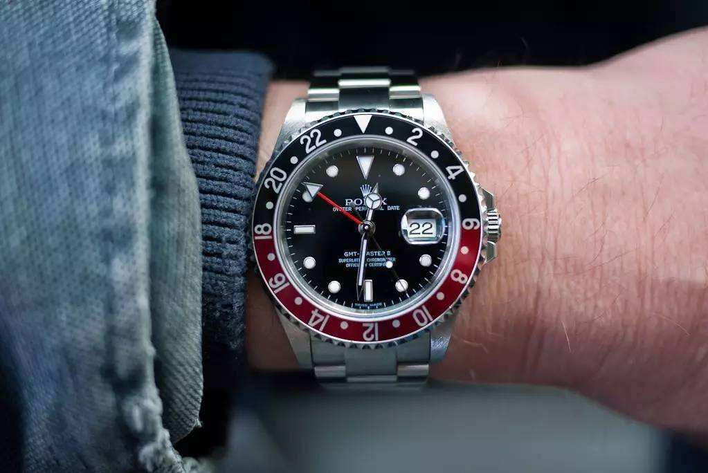 怎么清理手表里的灰尘和污垢,清洁手表污渍的方法