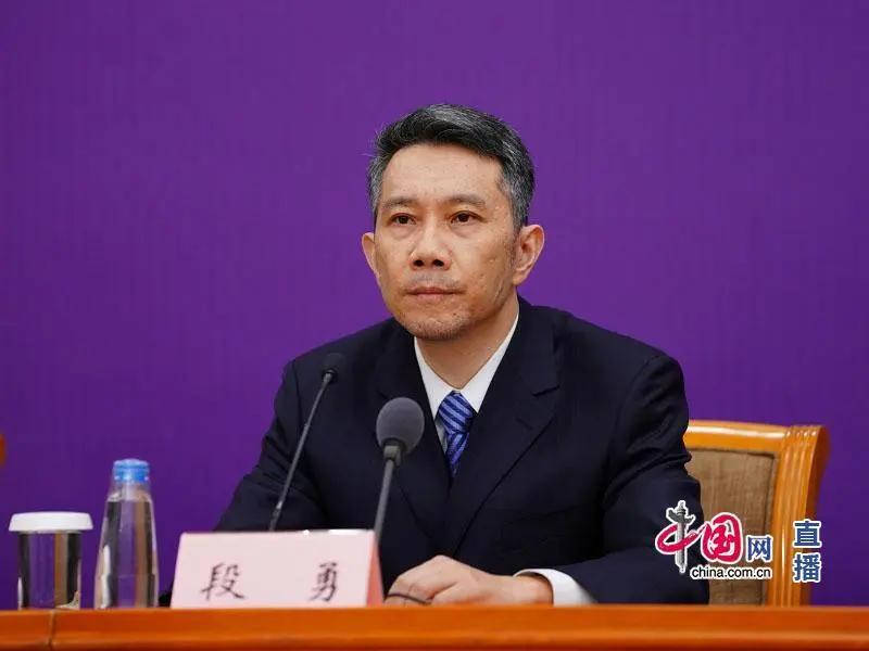 国务院联防联控机制就关心关爱疫情防控一线人员有关情况举行发布会