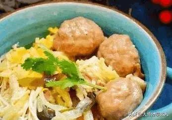 东北酸菜的家常菜做法大全集视频,酸菜的6种家常做法开胃又下饭